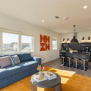Four-Bedroom Deluxe Apartment